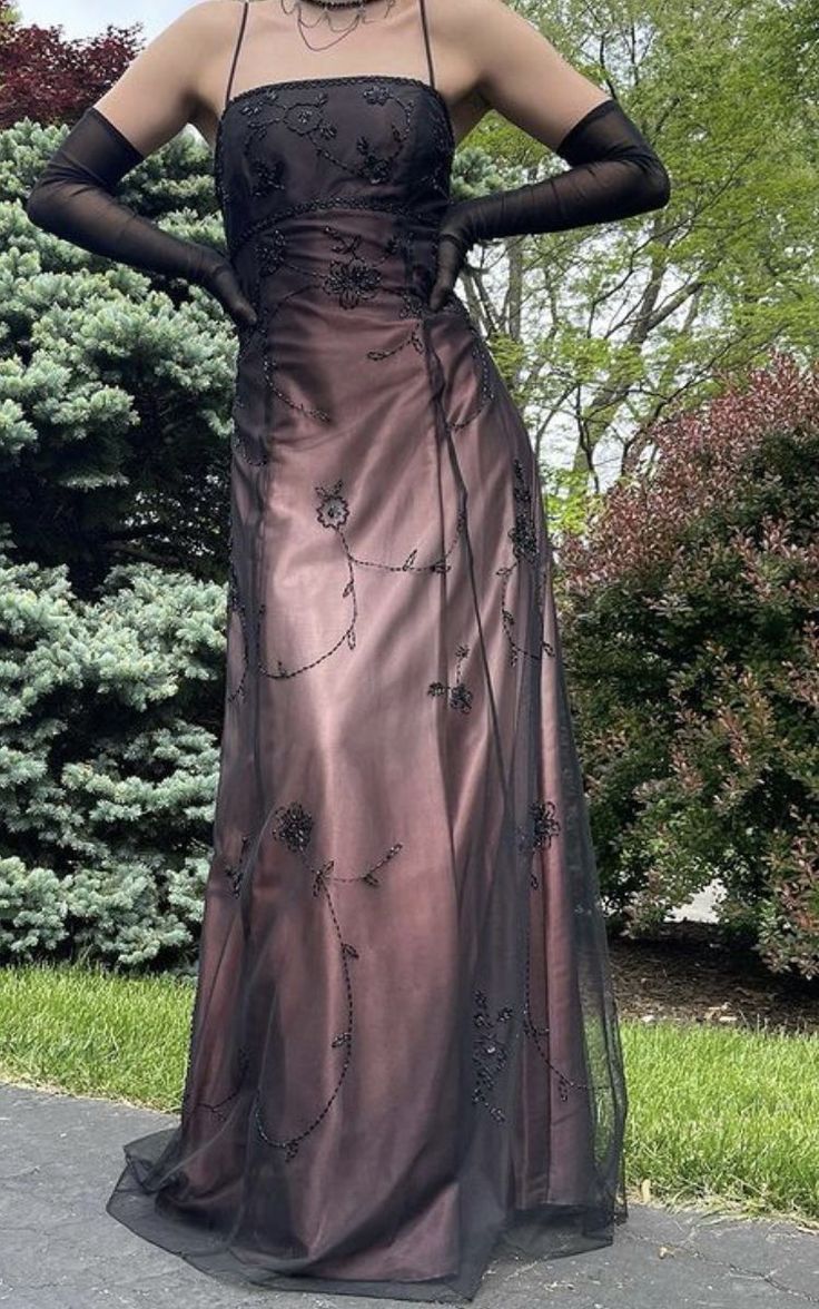 Goth Prom Dresses Long, Vintage Fancy Dress, Prom Dresses That Cover Your Back, Alt Dresses Prom, Goth Ball Dress, Vintage Prom Dress Aesthetic, Prom Dresses Masc, 90 Dresses Style Formal, Dark Coquette Prom Dress