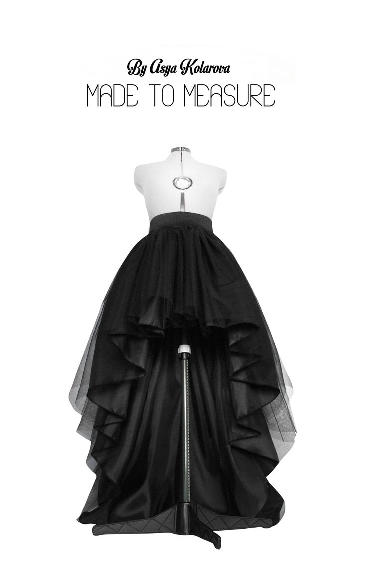 Hoch niedrig Tüll Rock asymmetrische Taftrock Dip Saum Tutu Layered Brautkleid hoch taillierte Brautkleid lang voller Abschlussball Tüllrock von MadeToMeasureClothes auf Etsy https://www.etsy.com/de/listing/399134145/hoch-niedrig-tull-rock-asymmetrische High Low Tulle Skirt, Black Tulle Skirt, Layered Gown, Prom Skirt, Tule Rok, Tulle Long Skirt, Tulle Skirt Black, Taffeta Skirt, Fairy Goth