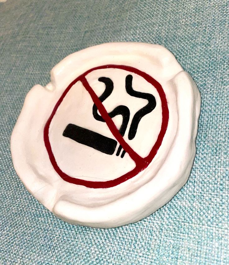 Ashtray Painting Ideas For Men, Painted Ashtray Diy, Clay Ciggerate, Astray Clay Ideas, Diy Clay Ashtray Aesthetic, Diy Ashtray Ideas, Easy Clay Ashtray, Clay Crafts Ashtray, Airdry Clay Ash Tray