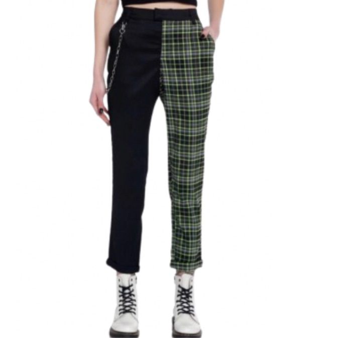 Nwot Hot Topic Punk Split Plaid Pants 5 26/28 Measured Flat Across In Inches: Waist: 26-29 1/2 Rise: 16 Inseam: 31 New Without Tags Punk Style Straight Leg Pants For Concert, Punk Style Leather Pants For Fall, Fall Grunge Pants For Concert, Punk Style Straight Leg Bottoms For Concert, Trendy Pants With Belt Loops For Concert, Fall Punk Straight Leg Pants, Punk Style Straight Leg Pants For Fall, Fitted Punk Pants For Fall, Edgy Pants For Alternative Fashion In Winter