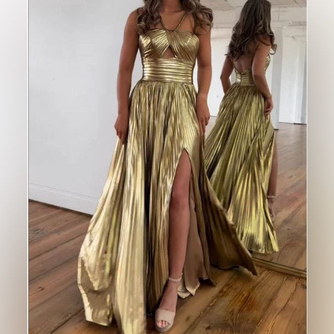 Gold Sherri Hill Dress Used Only Once Size 10 Perfect Condition Evening Wear Dresses, Formal Prom Dress, Dress Drape, Girls Formal Dresses, Looks Party, Semi Formal Dresses, Formal Dresses Short, Long Prom Dresses, Grad Dresses