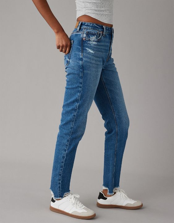 Shoes For Mom Jeans, Jeans Style Women, Mom Jeans Outfit Casual, Ultra High Waisted Jeans, Random Clothes, Mom Jeans Outfit, Work Jeans, High Waisted Mom Jeans, Mom Jean