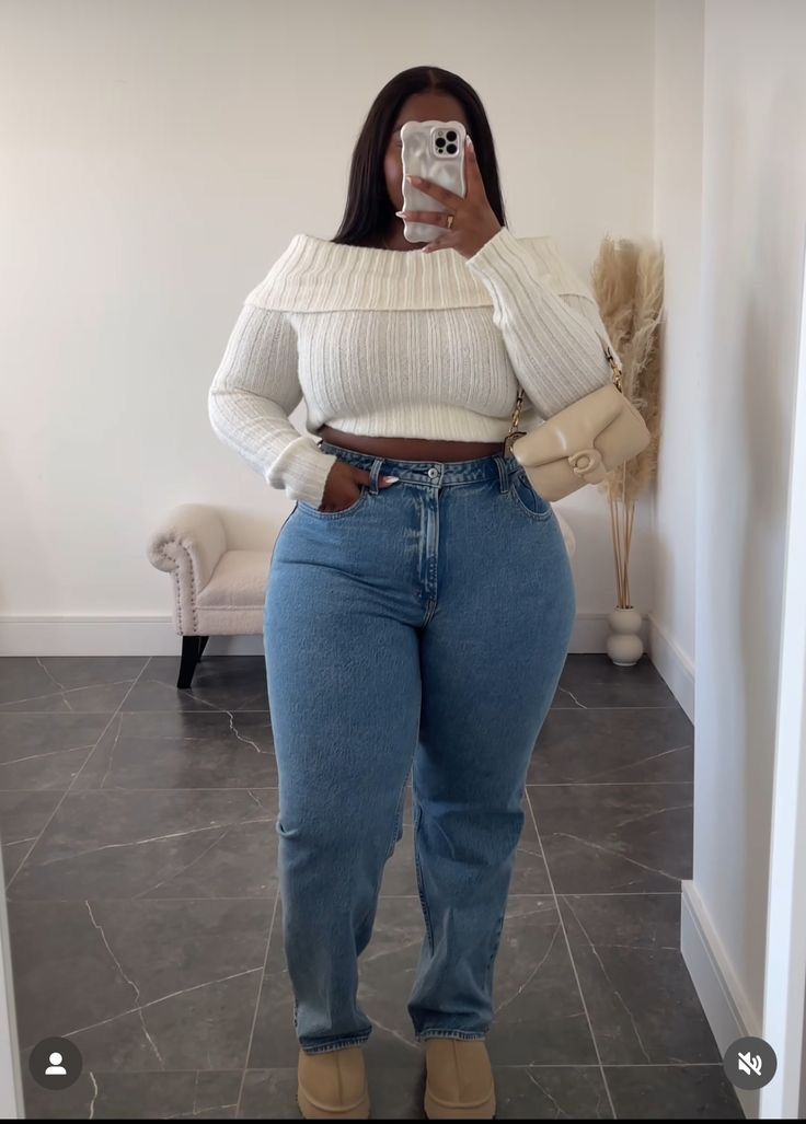 ₊˚ෆ Follow me for more 𐙚 visit my boards ₊˚ෆ Curvy Cozy Outfit, Mid Size Outfits Streetwear, Casual Plus Size Fashion, Las Vegas Winter Outfit Ideas Plus Size, Fall Curve Outfit, Winter Outfit Inspo Plus Size, Everyday Outfits Fall Plus Size, Thick Outfits For Women, Cute Everyday Outfits Plus Size