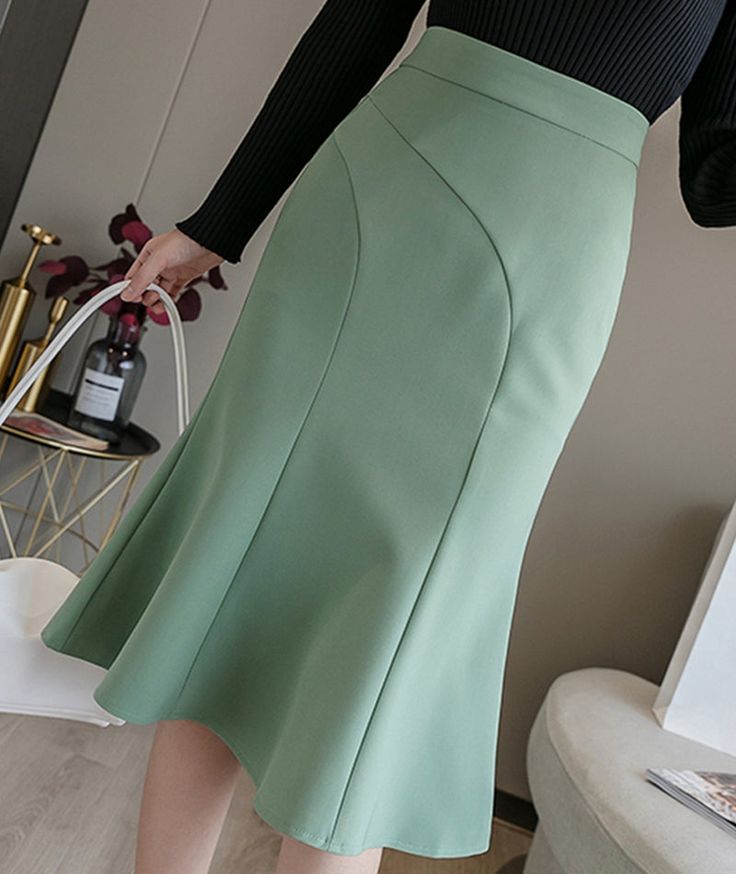 Elegant ruffle skirt wrap hip skirt Fabric: blended Color: beige, green, black Size(cm): S, M, L, XL S length 58 waist 64 hip 92 M length 59 waist 68 hip 96 L length 60 waist 72 hip 100 XL length 61 waist 76 hip 104 Women Professional Skirt, Pola Rok, Skirt Wrap, Rock Outfit, Skirt Fabric, Hip Skirt, Fishtail Skirt, Skirt Patterns Sewing, Ruffled Skirt