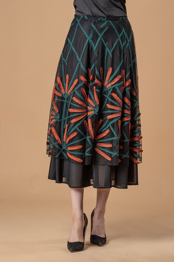 Flannery Skirt - Cattail #evafranco #evafrancodesign Follow us on Instagram @evafrancodesign Fashion For Summer, Inspiration From Nature, Skirt Outfits Fall, Tiered Midi Skirt, 3d Embroidery, Dress Up Outfits, Weekend Style, Womens Fashion For Work, Casual Fall Outfits