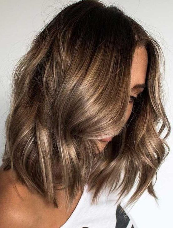 Friday Hairstyles, Brunette Blonde Highlights, Younger Hair, Brunette With Blonde Highlights, Easy Curls, Latest Hair Color, How To Curl Short Hair, Hair Color Light Brown, Ombré Hair