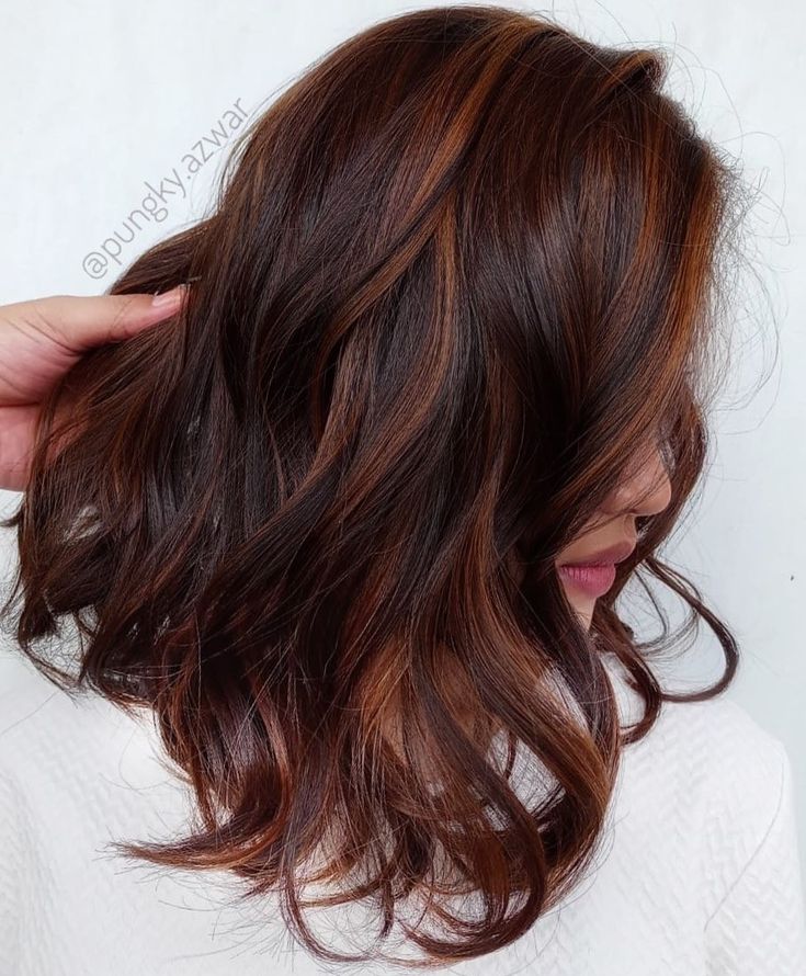 30 Amazing Golden Brown Hair Color Ideas to Inspire Your Makeover Hair Dye On Dark Hair, Dye On Dark Hair, Golden Brown Hair Dye, Bronze Hair Color, Auburn Hair With Highlights, Golden Brown Highlights, Light Golden Brown Hair, Brown Auburn Hair, Medium Brunette Hair