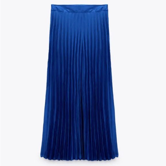 Questions? Leave A Comment Below! Brand New / Unused With Tags Size Medium Zara Pleated Midi Skirt Color: Electric Blue High-Waist Midi Skirt With Invisible Side Zip Fastening. Outer Shell 100% Polyester The Approximate Measurements Done With Item Laying Flat +-0.5 Tag Size: M Waist; 27.5in Overall Length: 33in High Waist Blue Pleated Skirt, Spring Blue Pleated Skirt Bottoms, Elegant Blue Pleated Bottoms, Elegant Blue Pleated Skirt For Spring, Zara Pleated Long Skirt, Zara Pleated Flowy Skirt, Blue Midi Pleated Skirt For Party, Blue Pleated Skirt For Spring Workwear, Blue Pleated Flared Maxi Skirt