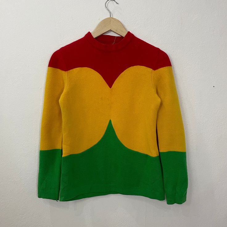 [DESCRIPTION] Please read the description first before buy my items‼️‼️ Vintage Unbranded Multicolor Knitwear (please refer the actual measurements given and compare it with best fitting clothes,by using the size on tag is not always accurate) All in good condition [MATERIAL] Cotton [MEASUREMENT] Measurement:  armpit to armpit : 16 inches  Back collar to bottom : 23 inches Sleeve length from under armpit to end of cuff : 17 inches [CONDITION] - All in good condition  - No hole no rip no stain [P Green Crew Neck Sweater With Color Matching, Retro Winter Sweater With Color Matching, Green Crew Neck Sweater With Contrast Color, Retro Long Sleeve Acrylic Sweater, Retro Knitted Acrylic Sweater, Color Block Acrylic Crew Neck Sweater, Colorful Color Block Crew Neck Sweater, Retro Winter Color Block Sweater, Acrylic Color Block Crew Neck Sweater