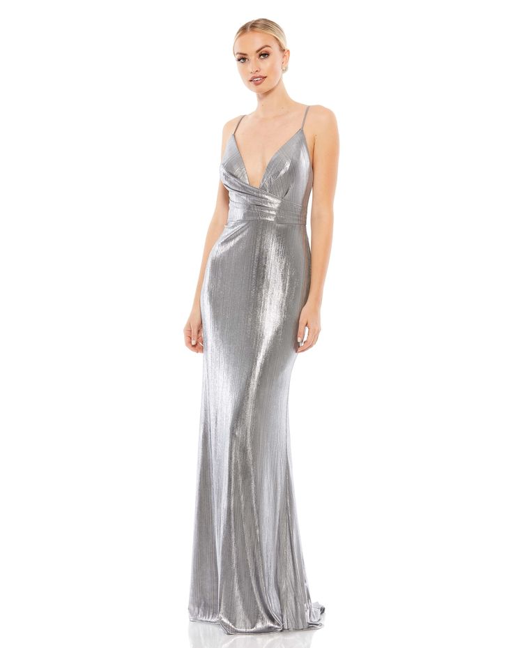 Striking metallic jersey gown accented with plunging v-neckline and a sweeping train. Ieena for Mac Duggal Fully Lined Back Zipper 100% Polyester Sleeveless Full Length Plunging Neckline Style #26408 Spaghetti Strap Gown, Designer Formal Dresses, Bodycon Evening Dress, Long Gown Dress, Prom Long, Sleeveless Gown, Western Chic, Surplice Neckline, Mermaid Silhouette