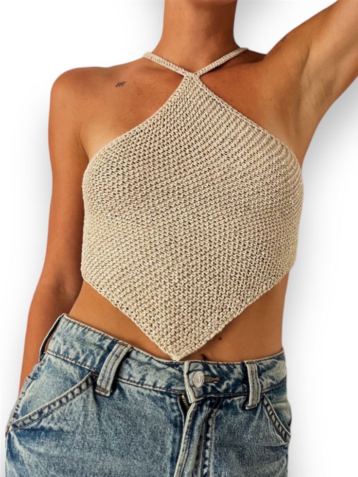 Elevate your vacation style with our handcrafted Beige Diamond Shaped Linen Cotton Crop Top. This unique festival crop top boasts a diamond-cut design and an alluring open back, making it perfect for your next getaway. Key Features: Handmade: Each piece is carefully crafted, ensuring that it's brand new and never worn. Customizable Sizing: We're here to tailor this top to your size, ensuring a perfect fit. Vacation-Friendly: Our crop top is incredibly compact and lightweight, making it an ideal Beige Halter Neck Crop Top For Vacation, Beige Cropped Crochet Top For Beach, Beige Summer Halter Top For Festivals, Beige Crop Top For Beach Vacation, Beige Crop Top For Beach Season Vacation, Beige Triangle Top For Vacation, Beige Triangle Top For Summer, Cropped Crop Top For Beach Festival, Fitted Beige Crop Top For Festival