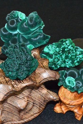 Malachite Properties, Malachite Crystal Combinations, Malachite Meaning, Crystal Wishlist, Vibration Raising, Crystals Display, Velvet Malachite, Energy Vibration, Polished Gemstones