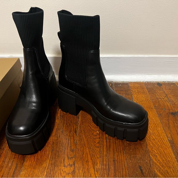 Comfortable And True To Size Small Scuff On Right Shoe (Pictured) Never Worn. Platform Slip-on Boots Medium Width, Fall Season Platform Slip-on Boots, Slip-on Platform Boots Medium Width, Black Boots With Textured Sole For Fall, Black Textured Sole Boots For Fall, Fall Slip-on Platform Boots, Slip-on Platform Boots For Fall, Black Platform Boots With Textured Sole And Round Toe, Black Platform Boots With Textured Sole For Fall