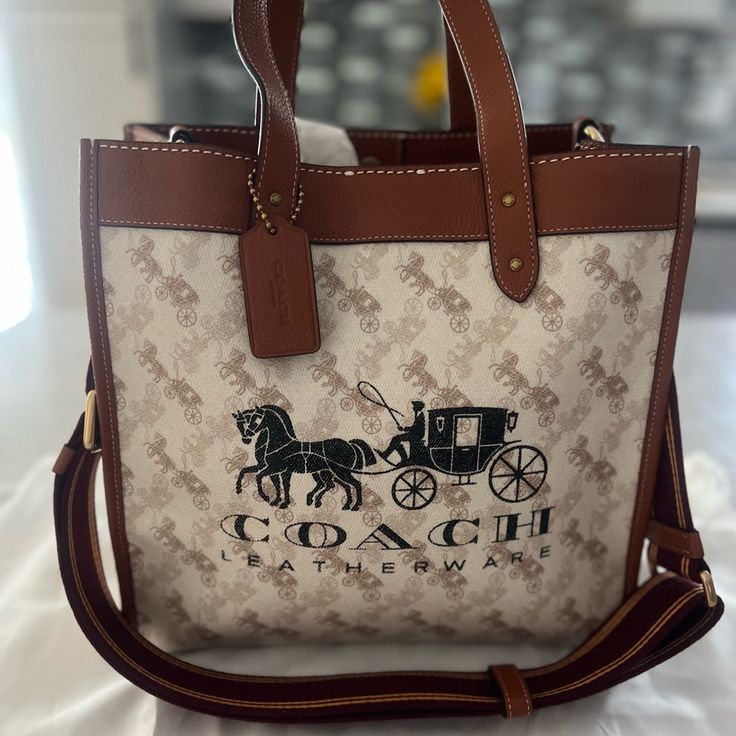 Beautiful And Perfect Condition Coach Bag For Any Occasion. Only Used It Once Over The Holidays. Coach Bag, Coach Bags, Bag Lady, Holidays, Women Shopping, Color