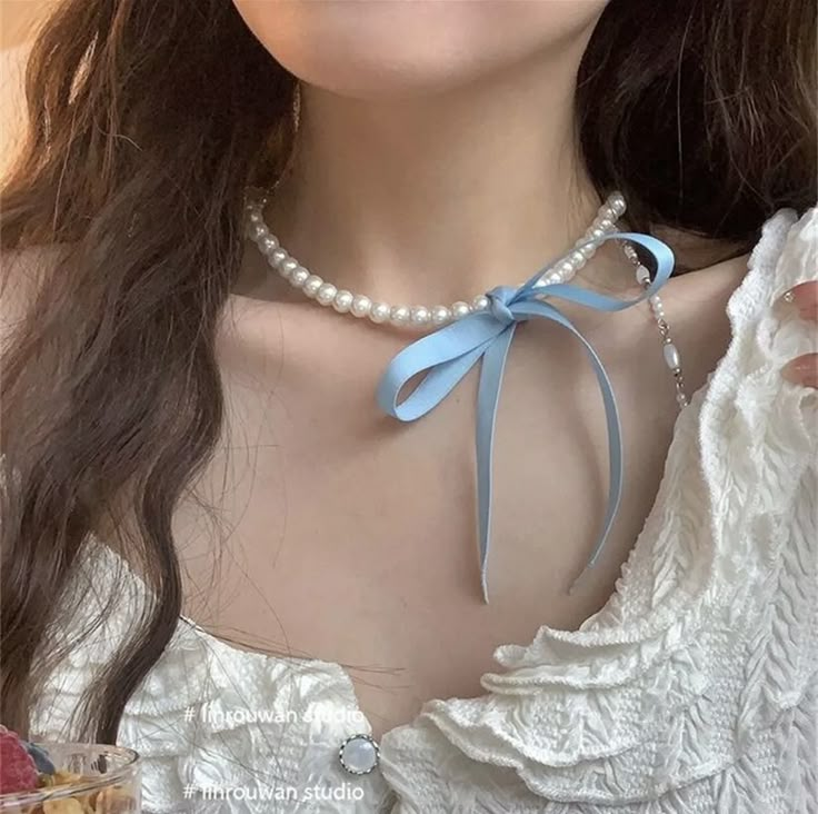 Wedding Necklace Designs, Soft Necklace, Coquette Necklace, Bow Choker, 2024 Aesthetic, Creative Necklace, Necklace Outfit, Pretty Jewelry Necklaces, Pearl Bow