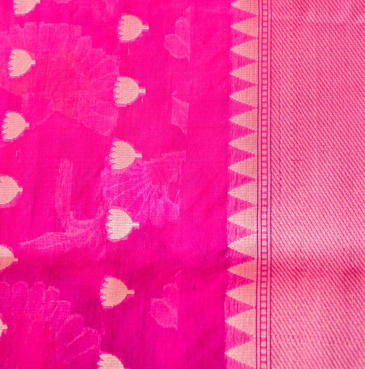 Category: Pure Kora Silk Saree Fabric - Pure Kora Silk - The Kora or Organza Silk, which was primarily made out of twisting only silk yarns and filaments, The sheer, almost-see-through nature of the fabric helps maintain weightlessness to it, which coupled with the sheen it derives from the silk yarns, adds the required tone of glamour to one’s outfit. This is a preferable fabric for summers. Color - Pink & Red Weave -Cutwork - Meenakari Note- There may be slight color variations due to photogra Celebration Handloom Chanderi Pre-draped Saree, Pre-draped Saree With Weaving Work For Puja, Art Silk Saree With Weaving Work, Zari-weaved Tussar Silk Pre-draped Saree For Celebrations, Tussar Silk Pre-draped Saree With Zari Weaving For Celebrations, Celebration Tussar Silk Pre-draped Saree With Zari Weaving, Pre-draped Tussar Silk Saree With Zari Weaving For Celebrations, Tissue Silk Saree With Traditional Weaving Work, Diwali Raw Silk Pre-draped Saree With Weaving Work