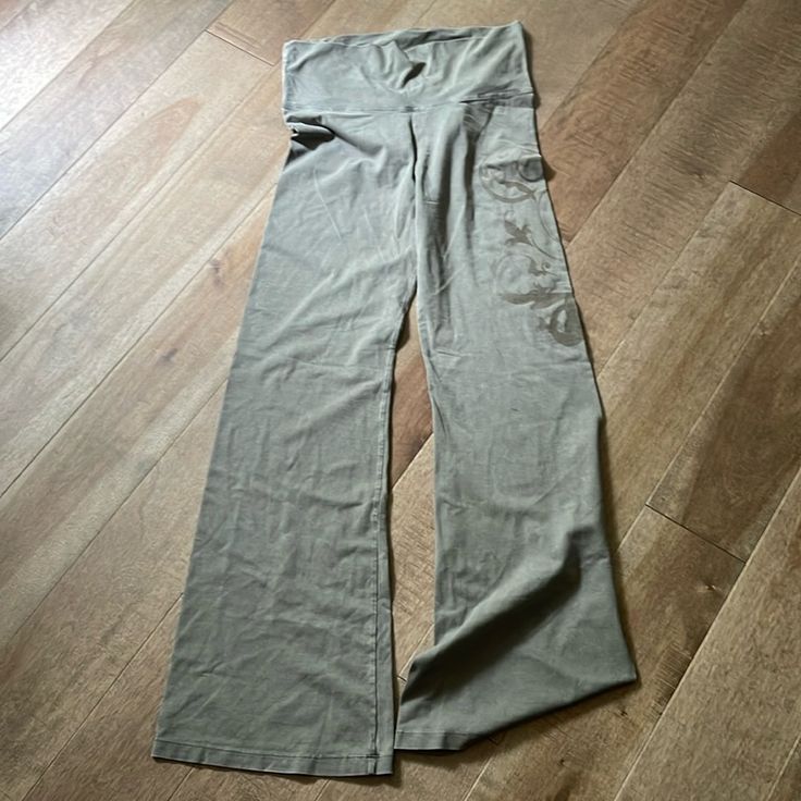 Nwt, Never Worn Waist 15" Flat Lay, Unstretched Inseam 30" 90% Cotton 10% Spandex Color: Olive Bin 45 Stretch Sports Cargo Pants, Khaki Fitted Full-length Bottoms, Fitted Full-length Khaki Bottoms, Fitted Full Length Khaki Bottoms, Stretch Cargo Pants With Elastic Waistband For Workout, Fitted Khaki Long Pants, Comfort Stretch Cotton Yoga Pants Straight Leg, Comfort Stretch Cotton Yoga Pants With Straight Leg, Stretch Full Length Activewear With Pockets