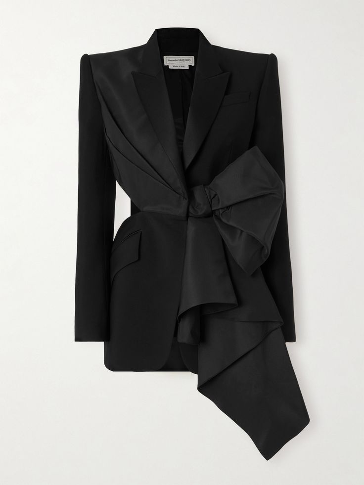 Alexander McQueen's blazer is a true feat of engineering. It's tailored from grain de poudre wool that's slashed and cutout at the back. The exaggerated taffeta  and silk-blend satin bow is gathered at the waist and brings plenty of drama. Wear it with the label's tailored pants. Unique Suits For Women, Alexander Mcqueen Tailoring, Militaristic Fashion, Wedding Blazer Dress, Fancy Black Outfit, Tuxedo Dresses For Women, High Fashion Blazer, Alexander Mcqueen Aesthetic, Tailored Blazer Women