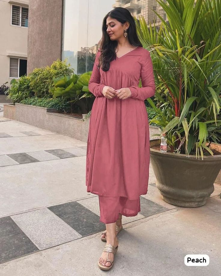 ₹850  *Roohi*   _Naira Cut Full Flair Dress  With Long Churi Sleeves_  *Fabric:* Heavy Rayon  Both Top and Plazzo   _*Plazzo elastic Waist with One side pocket*_  *Size:* M:38” L:40” XL:42” XXL:44”  Length: Top:46” Plazzo:39”  *Rate:* 850 free shipping v  #underbudgetdresses   _____________________________  *Note:*  ⏩ COD (Cash On Delivery) not available  ⏩ To Book/Order on Whatsapp, Please Click here https://wa.link/tjwvjz   ⏩ Ping On Whatsapp +919468590026  ⏩ Visit www.arhams.in Or www.urb... Long Tops Designs, Stitched Pants, Dress Designs For Stitching, Kurti Pant Set, Desi Clothing, Full Sleeves Design, Stylish Kurtis Design, Rayon Kurti, Kurti Pant