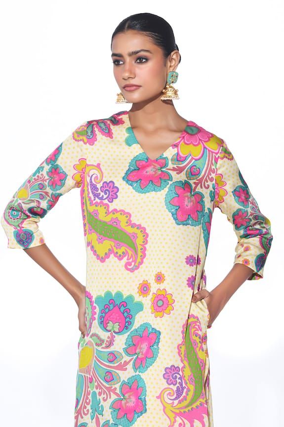 Cream kurta with multicolour floral and paisley printed motifs. Comes with matching pant. - Aza Fashions Pant For Women, Pant Women, Kurta With Pants, Floral Tunic, Aza Fashion, Paisley Print, Three Quarter, Paisley, Pants For Women