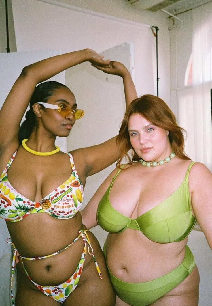 The best swimwear brands with inclusive sizing for bigger busts Outfit For Bigger Bust, Plus Size Swimsuit Aesthetic, Large Chest Swimwear, Swimsuit For Big Busts Bikinis, Swimsuits For Large Busts, Bikinis For Big Bust, Swimsuit Big Bust, Modest Bikinis For Big Bust, Bathing Suit For Big Bust