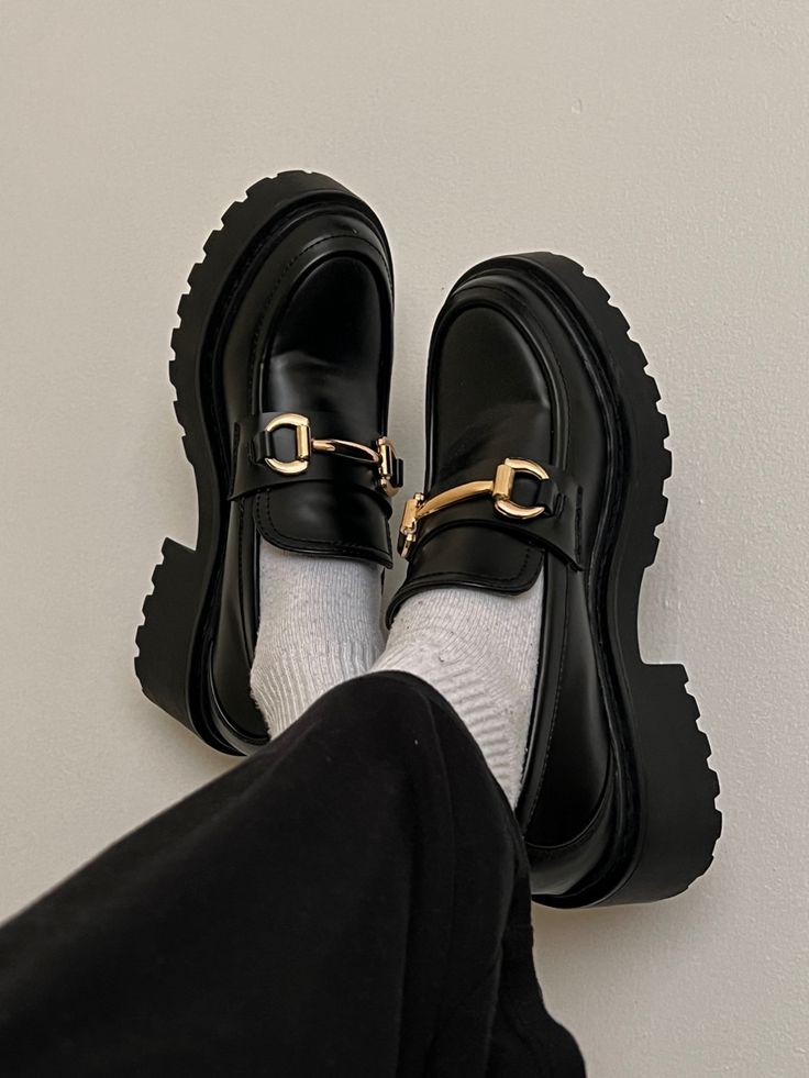 Loafers Shoes Outfit, Korean Shoes, Chunky Loafers, Shoes Outfit Fashion, Classy Shoes, Loafer Shoes Women, Chunky Shoes, Womens Summer Shoes, White Socks