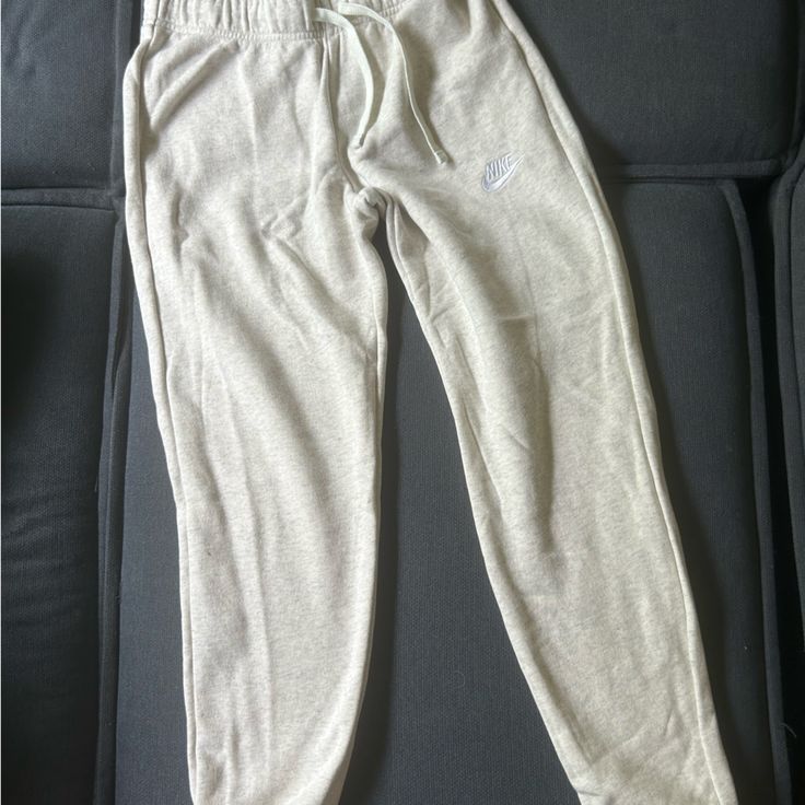 Never Worn Size Small Women’s Nike Sweatpants Nike Loungewear Trousers, Nike Sweatpants For Loungewear, Leopard Nikes, Black Nike Sweatpants, Sweatpants Nike, Basketball Pants, Track Pants Mens, Nike Sportswear Women, White Joggers