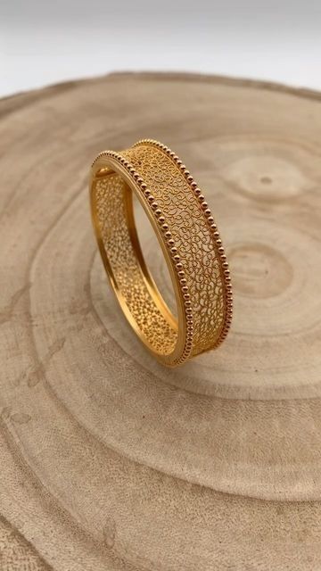 Ring Bands For Women, Latest Gold Bangles, قلادات متدلية, Unique Gold Jewelry Designs, Gold Jewels Design, Gold Bangles For Women, New Gold Jewellery Designs, Charm Bangles, Fancy Jewelry Necklace