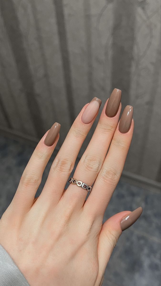 Check more at https://lizy.in/1628-2/ Uñas Color Cafe, Manikur Kuku, Hello Nails, Smink Inspiration, Simple Gel Nails, Blush Nails, Casual Nails, Makijaż Smokey Eye, Nagel Inspo