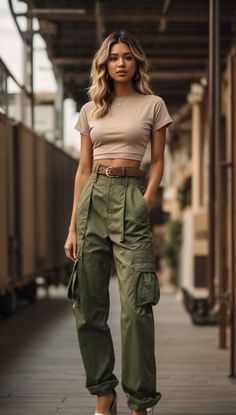 20+Stylish Summer Outfits  2024 Nanny Outfits, Accessory Closet, Nanny Outfit, Safari Outfit, Paperbag Hose, Safari Outfits, Cargo Pants Outfit Women, Cargo Outfit, Cargo Pants Outfit