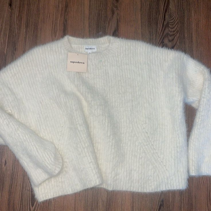 Super Soft And Warm New Never Worn Loose And Cropped Fit Sz.M Cream/White Nwt Oversized White Soft Sweater, Winter White Crew Neck Cropped Sweater For Winter, Winter White Long Sleeve Soft Knit Cropped Sweater, Cozy White Crew Neck Cropped Sweater, Casual Winter White Crew Neck Cropped Sweater, White Cozy Soft Knit Sweater, Cozy Soft Knit White Sweater, Cozy White Soft Knit Sweater, Casual Crew Neck Cropped Sweater In Winter White