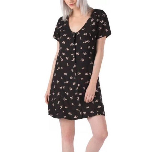 Black Floral Vans Dress New With Tags Size Large Reposhing This Item From @Babycassidy. Didn’t Fit My Body Type Questions? Leave A Comment Below! Cute Black Mini Length Dresses, Cute Black Mini Dress With Short Sleeves, Black Short Sleeve Dress For Day Out, Casual Black Beach Dress, Black Floral Print Summer Dress, Casual Black Dress For Beach, Cute Black Mini Dress For The Beach, Cute Black Mini Dress For Beach, Casual Black Mini Dress For Vacation