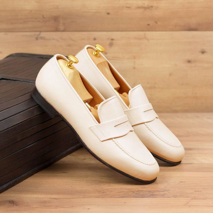 CUSTOMIZE White Dress Shoes Men, White Dress Shoes, Leather Mask, Shoe Tree, Casual Shoe, Mens Slippers, Handmade Shoes, Leather Slip Ons, Wellington