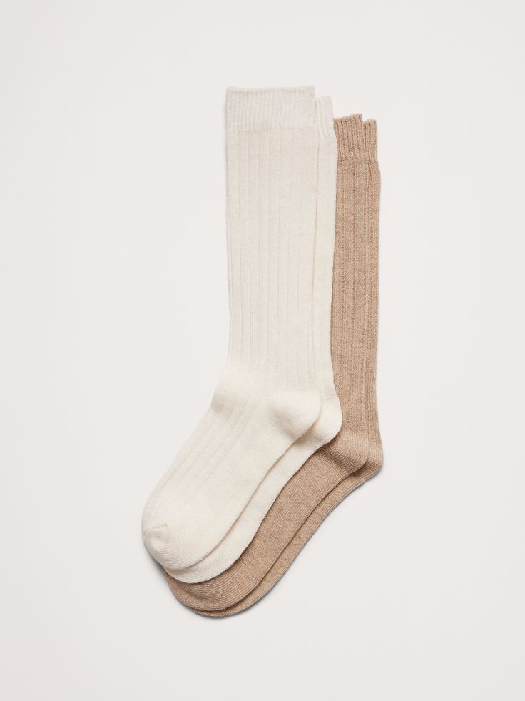 We revived this cozy, ribbed sock from the archives, crafting it in our best-selling, blended yarn with a touch of cashmere for luxurious warmth and softness.  Fits women's shoe sizes 6-10. Trouser Socks, Women's Accessories, Banana Republic, Personal Style, Cashmere, Trousers, Socks, Yarn, Women Shoes