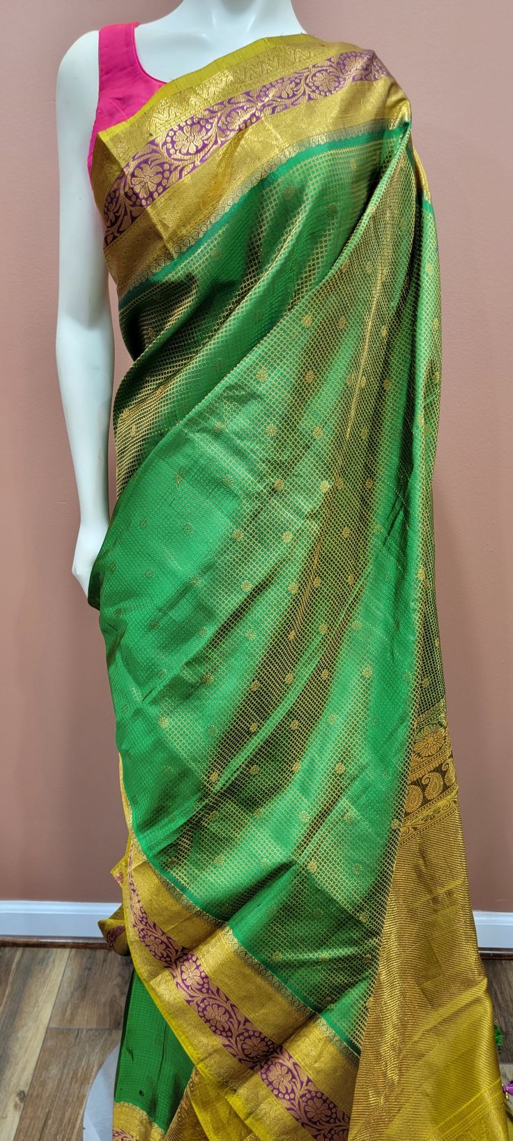 Beautiful Gadwal Saree Collection w/ Custom Blouse in multiple colors, for Custom Blouse pls contact us. Saree ships immediately within US, Blouse ships 2 weeks later. Green Saree Blouse With Zari Weaving, Bollywood Green Blouse With Zari Weaving, Designer Green Blouse Piece For Festivals, Elegant Green Blouse With Zari Weaving, Green Banarasi Silk Blouse With Zari Weaving, Green Zari Weaved Blouse For Puja, Green Blouse With Zari Weaving In Traditional Drape, Designer Green Blouse With Zari Weaving, Green Zari Weaving Blouse In Art Silk