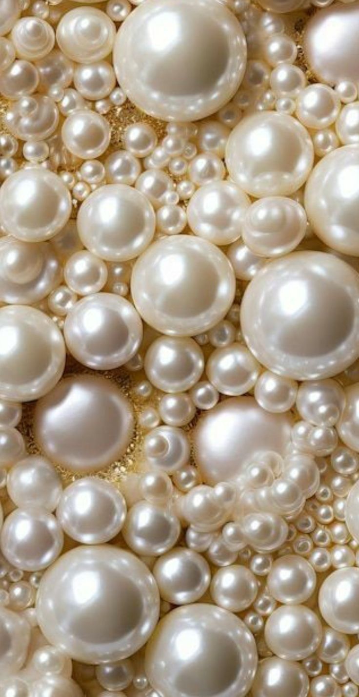 many white pearls are arranged together