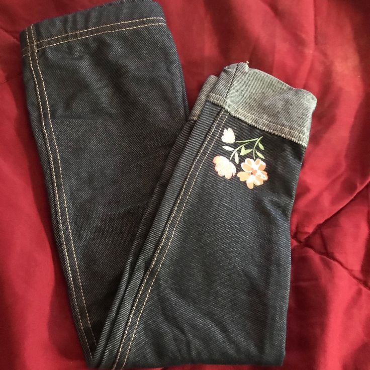 Girls Leggings Never Worn. Size 5 Stretch Bottoms For Spring, Casual Elastic Bottoms For School, Casual Elastic School Bottoms, Fitted Pants For School In Spring, Spring Stretch Bottoms For School, Spring School Stretch Bottoms, Cute Cotton Leggings For Spring, Spring School Cotton Jeans, Girls Leggings