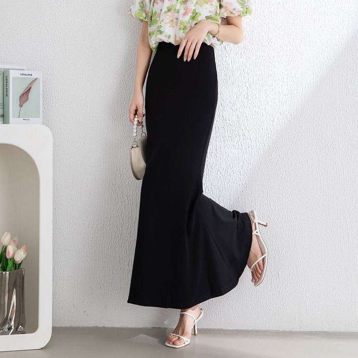 "Cool and comfortable for hot summer days, this black skirt is elegant and stylish.    It is a wonderful wardrobe staple that's a timeless classic you'll wear again and again. All our items are Tailored and Handmade and Made to Order ,I can make Any Size . I design new styles every week, please collect my store. I believe that you will meet your favorite styles. ★★FEATURES 45% cotton, 55% other fabrics Elastic waist Right zipper closure Black skirt Midi skirt Package hip skirt Simple skirt Perfe Black Full-length Stretch Skirt, Black Non-stretch High Waist Mini Skirt, Non-stretch High Waist Black Mini Skirt, Black High Waist Non-stretch Mini Skirt, Elegant Black Non-stretch Pencil Skirt, Black Full Length Stretch Skirt, Full Length Stretch Black Skirt, Black Full-length Flowy Skirt, Black Non-stretch Lined Mini Skirt