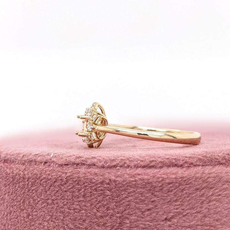 This floral inspired ring semi mount features a 4mm round basket with a halo of natural earth mined diamonds set in solid 14K gold. This ring setting would be perfect for the center gemstone of your choice and can be a lovely birthstone gift for your loved ones! This ring setting is made with solid 14K Gold and natural Earth mined SI / G-H diamonds. If you're interested in purchasing this setting with a center stone please message us! Designer Silver Jewellery, Semi Mount Ring, Round Basket, Jewelry Showcases, Birthstone Gifts, Ring Setting, Natural Earth, Earring Findings, Pendant Bracelet