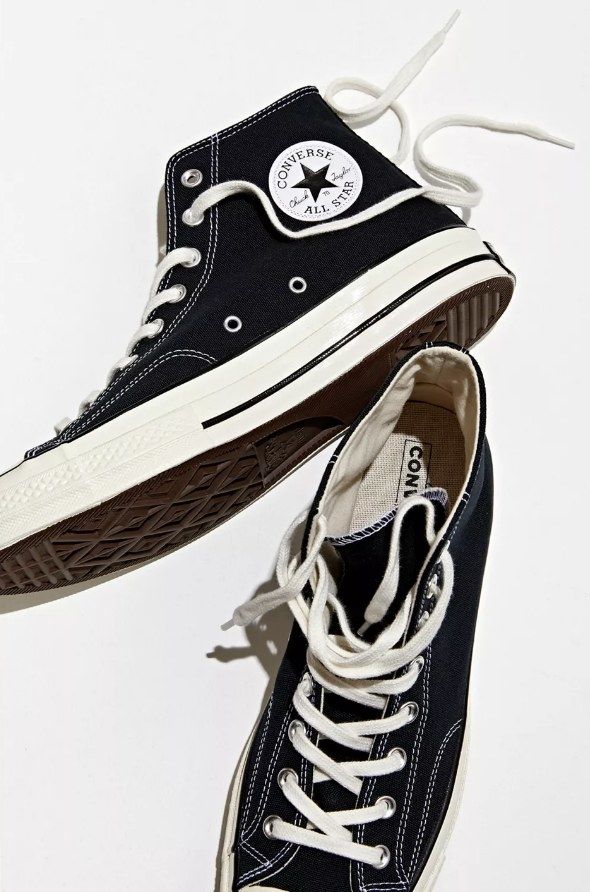 70 Style, Galaxy Converse, Galaxy Vans, Converse Classic, Dr Shoes, Sneakers Converse, Converse Chuck 70, Outfits With Converse, Black High Tops