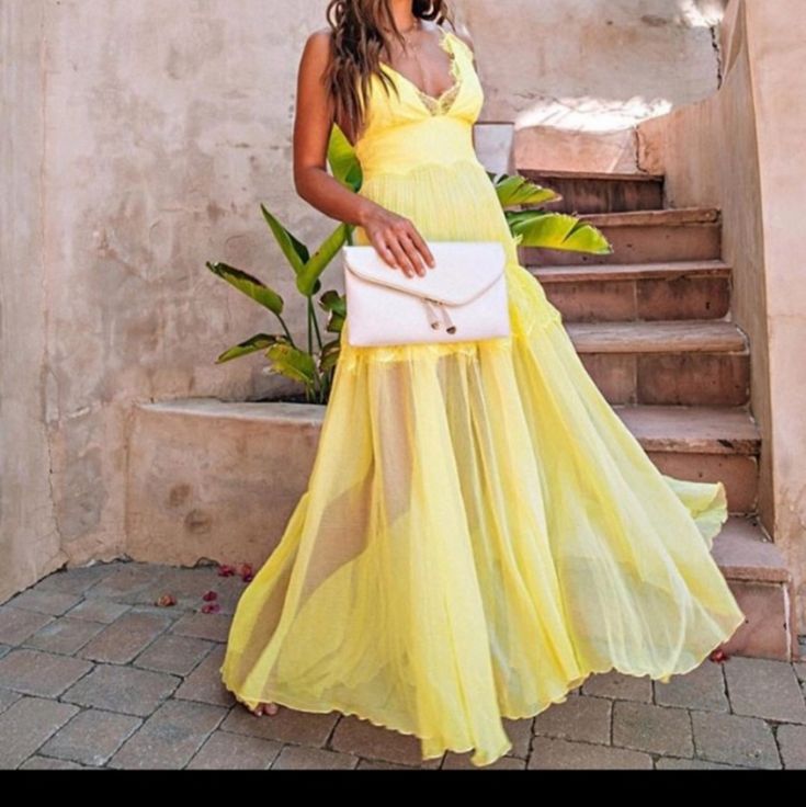 #Couture #Romantic Yellow V-neck Maxi Dress For Wedding, Yellow V-neck Party Gown, Summer Evening Backless Gown, Summer Evening Gown, Backless, Summer Evening V-neck Gown, Summer Maxi Length Prom Gown, Summer Prom V-neck Gown, Summer Prom Gown Maxi Length, Chic Sleeveless Summer Gown