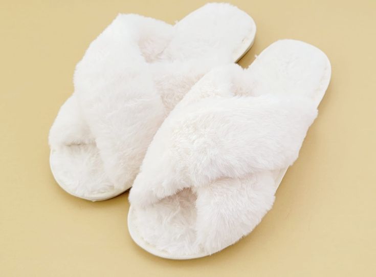 White Fluffy Slippers make a great gift or to treat yourself! Each soft, faux fur pair of slippers comes in your choice of bride or babe. Size: S (6-7), M(7-8) L(8-9) Material: Faux Fur NO RETURNS OR EXCHANGES ON FOOTWEAR White Fluffy Slippers, Pink Fluffy Slippers, Slippers Bridesmaid, Bachelorette Party Items, Hot Pink Swimsuit, Slippers Fluffy, Bridesmaid Slippers, Birthday Gift Best Friend, Bride Slippers