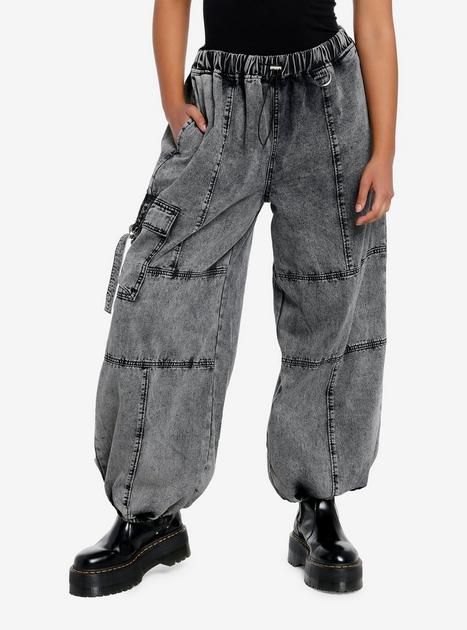 2024 Halloween, E Girl, Jean Grey, Baggy Fits, Girls Jeans, Acid Wash, Hot Topic, Jogger Pants, Denim Pants