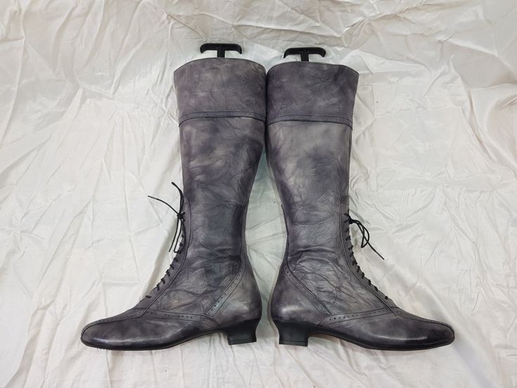 I bring to your attention fashionable women's boots for special ladies. Gray leather vintage boots from the 90s. These beautiful boots with a skirt or dress look very nice. Soft leather made this shoe very comfortable. Vintage boots will complement any of your looks. I love these knee high boots. High brogues are always elegant shoes. Medium heel. These lace-up boots are a vintage supply. Original 90s style. Limited edition. Very good condition. In a single copy. I can send additional photos upo Winter Leather Lace-up Boots With Low Heel, Fitted Leather Lace-up Boots For Fall, Fitted Mid-calf Boots With Reinforced Heel, Gothic Round Toe Boots For Spring, Gothic Spring Boots With Round Toe, Formal Low Heel Lace-up Boots For Fall, Formal Fitted Knee-high Boots, Gothic Knee-high Boots With Round Toe For Fall, Gothic Leather Boots For Spring