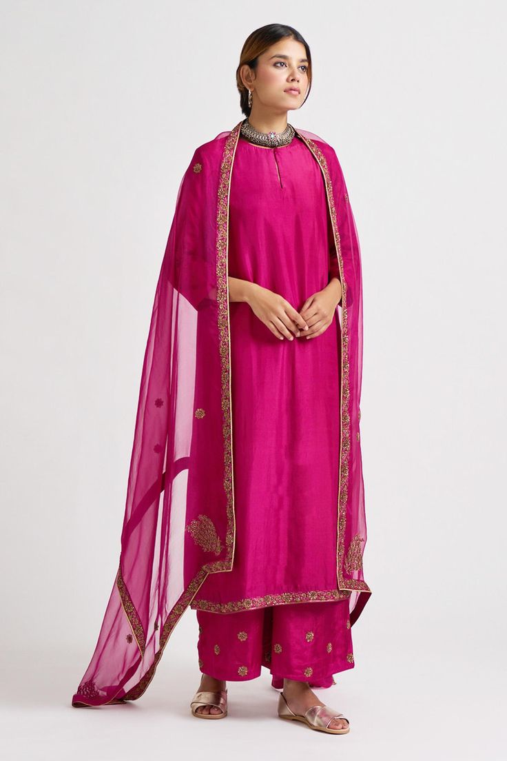 Pink Suits Women, Kurta And Dupatta, Silk Kurta Set, Kurta Set For Women, Desi Fashion Casual, Pakistani Fashion Party Wear, Beautiful Pakistani Dresses, Salwar Kamiz, Silk Kurta