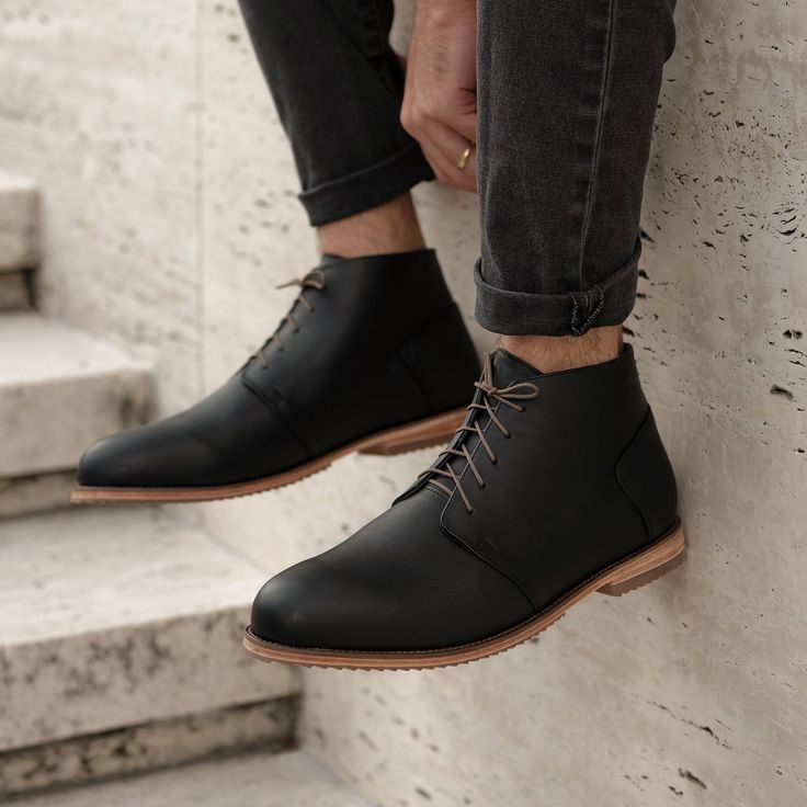 Everyday Chukka Boot Black Chukka Boot, Thick Socks, Rubber Heels, Leather Care, Accessories Branding, Chukka Boots, Smooth Leather, Black Boots, Men's Shoes