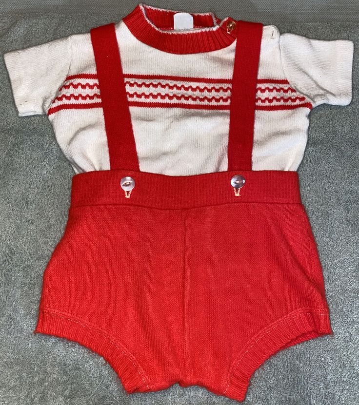 Used. Vintage and shows wear from use and age. No size marked, but looks like about a 6 month size. Please review all the photos prior to making a purchase. Creative Knits by Sternberg 1960’s Vtg Baby Clothes Red & White. 12/21 Vintage Red Knitted Tops, Doctor For Kids, Vintage Baby Clothes, 60s Mod, Infant Clothing, 1950s Vintage, 2 Piece Set, Vintage Baby, Boy Outfits