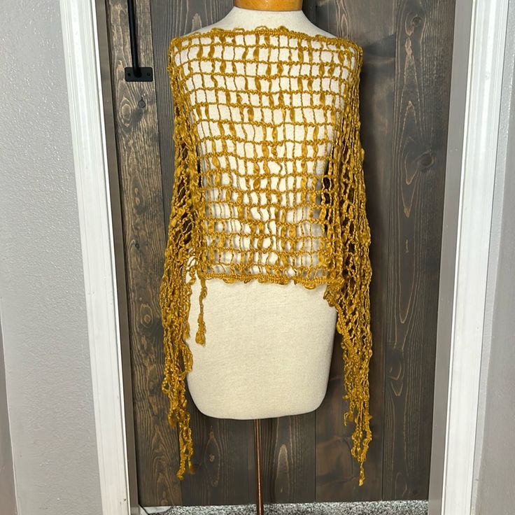 Mustard Knitted Poncho Poncho With Sleeves, Shawl Sweater, Poncho Cardigan, Sweater Trends, Fringe Sweater, Open Front Sweater, Tommy Hilfiger Sweater, Knitted Poncho, Poncho Sweater