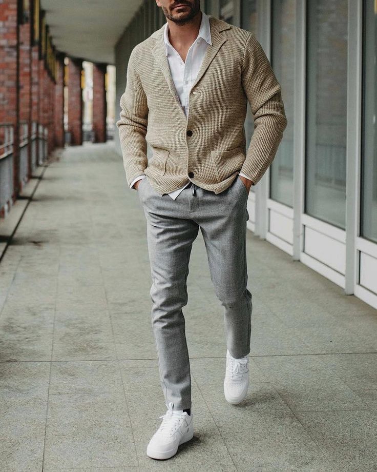 #menswear #mensfashion Men Sneaker Outfit, Men’s Smart Casual Style 2024, Smart Casual Fall Outfits Men, Mens Business Professional Outfits, Men’s Office Fashion, Smart Casual Menswear Work, Business Casual Men Fall, Mens Smart Casual Fashion, Business Outfit Men