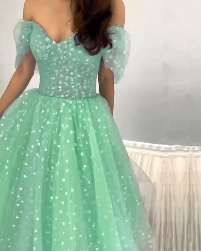 Princess Style Prom Ball Gown With Sweetheart Neckline, Princess Ball Gown With Sweetheart Neckline For Prom, Heart-shaped Neckline Gown For Wedding And Prom Season, Wedding Gown With Heart-shaped Neckline For Prom Season, Green Fitted Ball Gown For Party, Fitted Green Ball Gown For Party, Fitted Tulle Ball Gown For Bridesmaid, Green Gown With Sweetheart Neckline, Glamorous Prom Dress With Heart-shaped Neckline